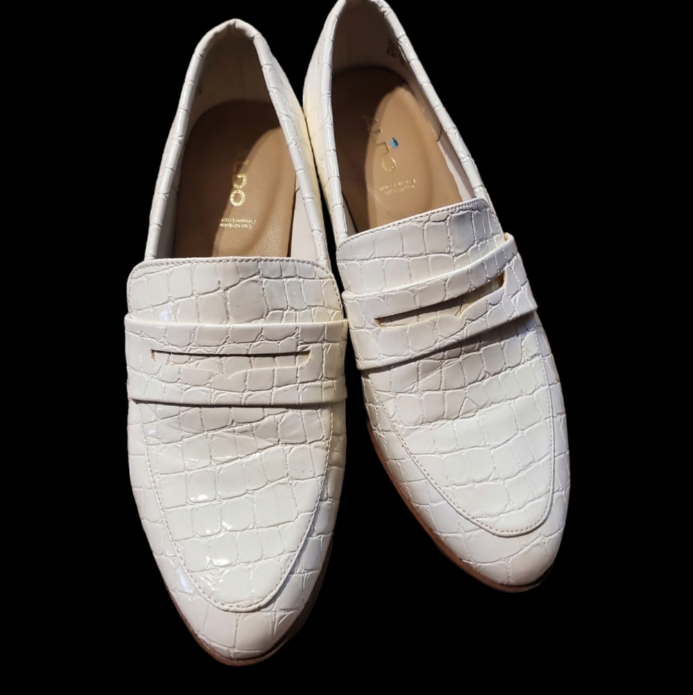 Aldo womens crock look patten white loafers. SHARP!! Size 8.5 US. Look new.